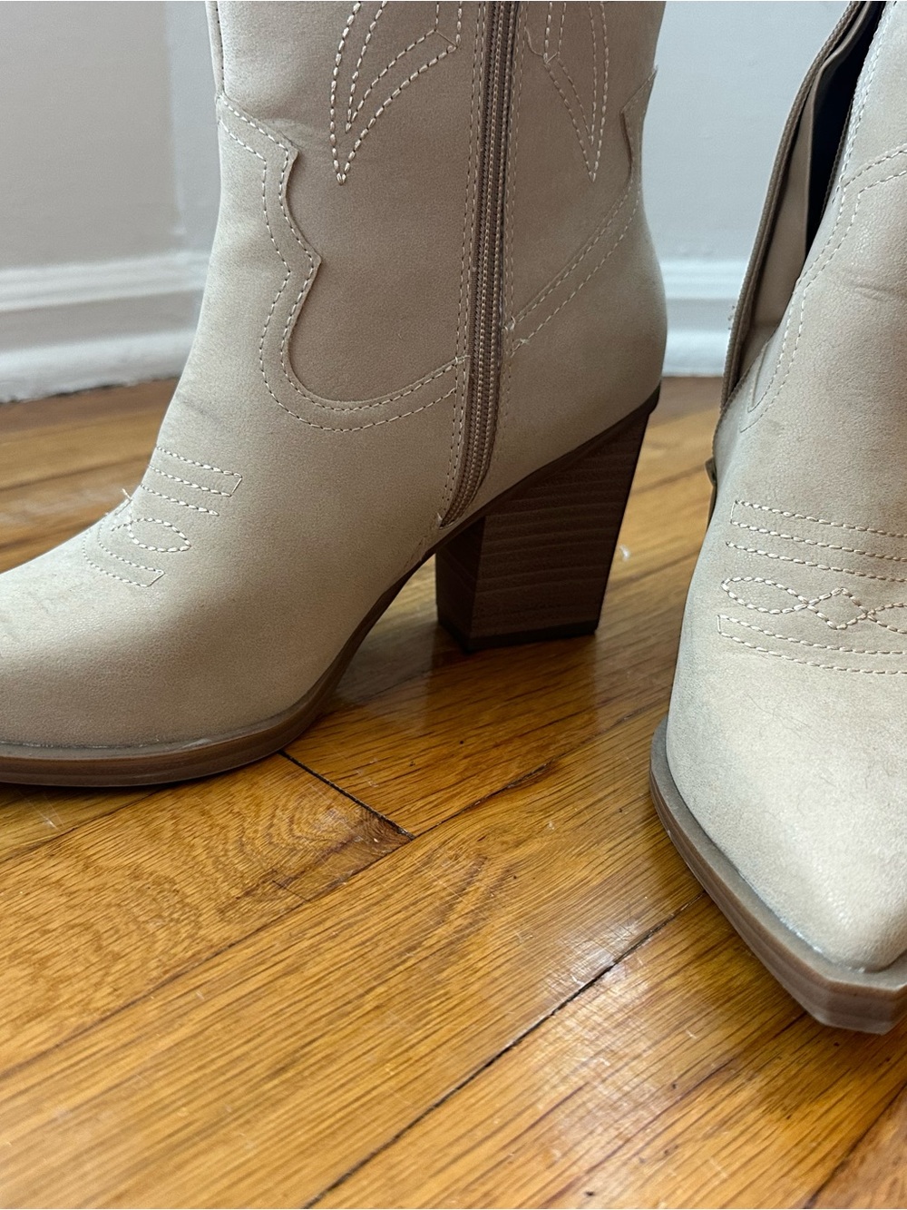 MIA Cream Tall Western Block Heel Boots size 7 - Picture 8 of 16